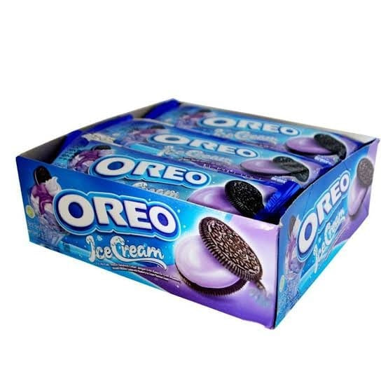 Front of Oreo Blueberry Ice Cream 36 Pack showing logo, blueberry flavour graphics, and ice cream packaging