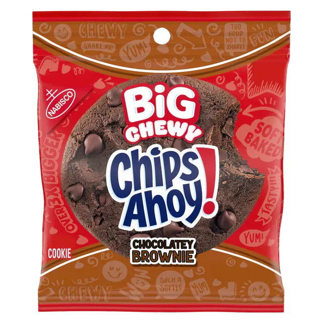Front of Chips Ahoy Big Chewy Cookie Chocolatey Brownie pack showing bold logo, chocolatey brownie flavour, and soft cookie image (71g pack)