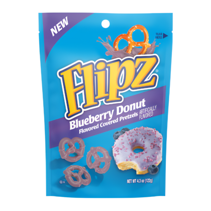 Front label of Flipz Blueberry Donut Pretzels (122g), displaying flavour and branding.