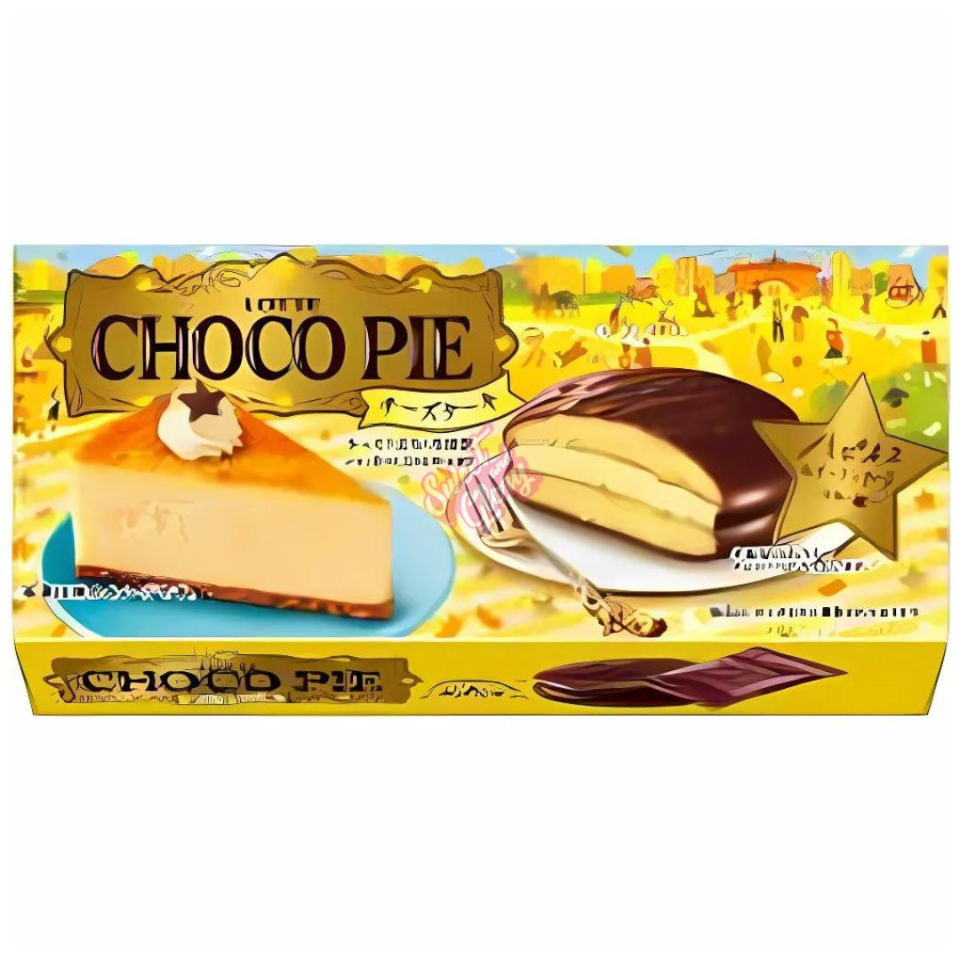 Front of Lotte Choco Pie Cheesecake package with logo, image of cheesecake and chocolate-covered pie, and 186g pack size.