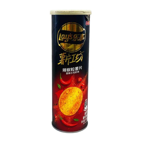 Front of Lay's Stax Chili Pepper Spicy Crayfish tube showing logo, spicy flavour graphics, and image of crisps (90g pack)