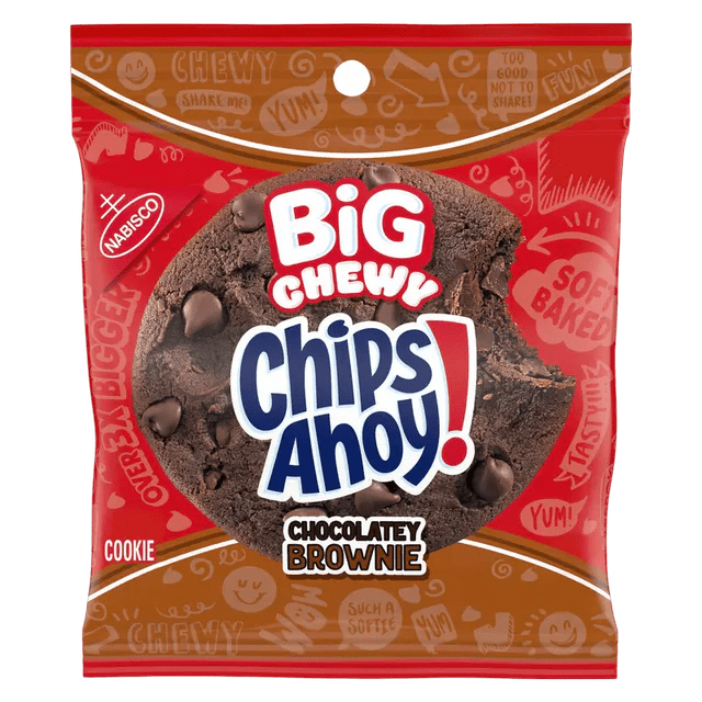 Front of Chips Ahoy Big Chewy Cookie Chocolatey Brownie pack showing bold logo, chocolatey brownie flavour, and soft cookie image (71g pack)