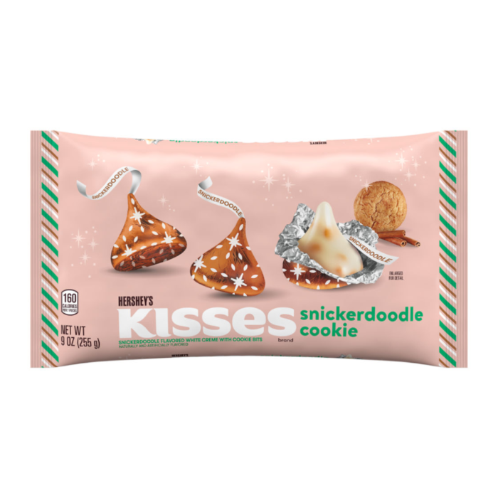 Front of Hershey's Christmas Snickerdoodle Cookie Kisses bag showcasing snickerdoodle kisses, holiday design, and pack size (255g)