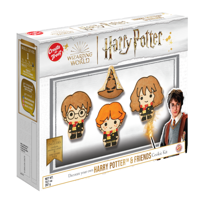 Front of Harry Potter & Friends Decorate Your Own Cookie Kit box showing characters, cookie shapes, and vibrant design (283g pack)