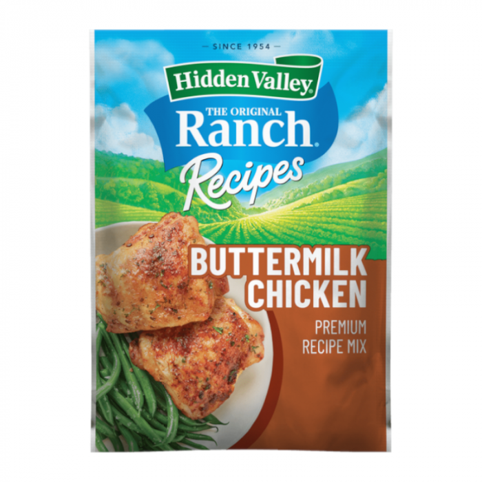 Front of Hidden Valley Ranch Butter Milk Chicken Seasoning Mix packet showing the logo, seasoning name, and image of cooked chicken with green beans (28g pack)