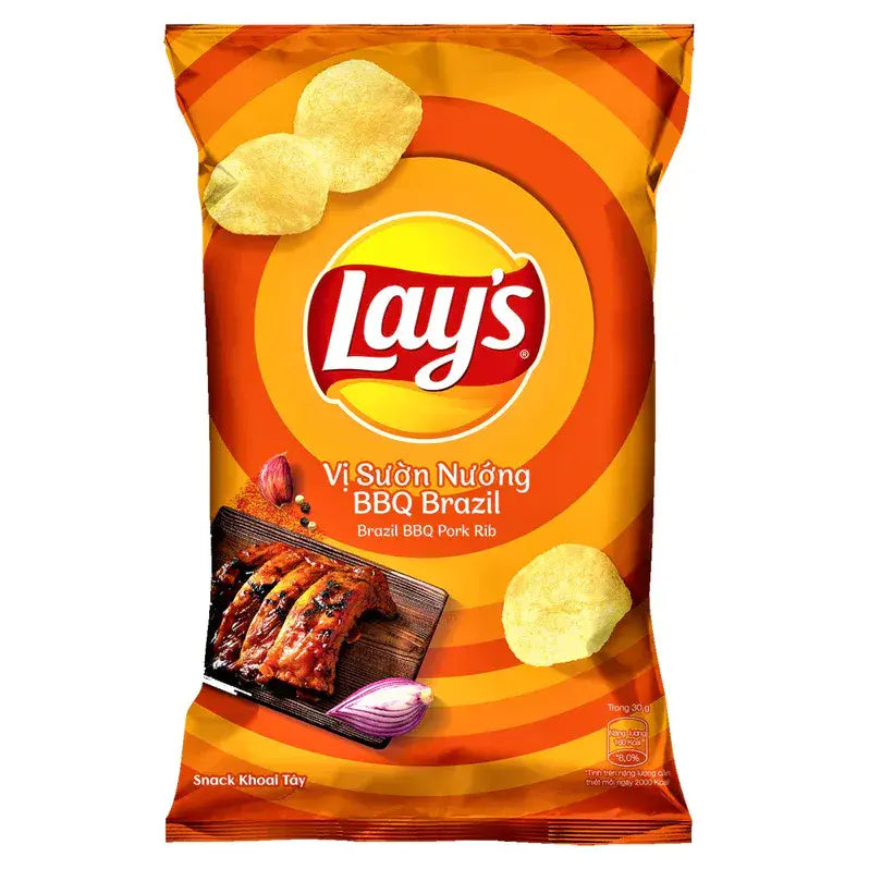 Front of Lay's Brazil BBQ Pork Rib bag showing the logo, BBQ flavour, and an image of pork ribs with chips (54g pack)