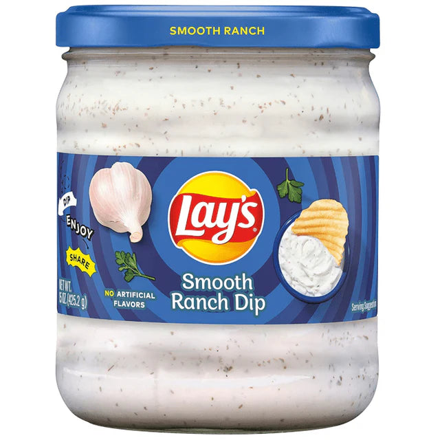 Front of Lay's Smooth Ranch Dip jar showing the Lay's logo, smooth ranch flavour label, and images of garlic and potato chips (424g pack)