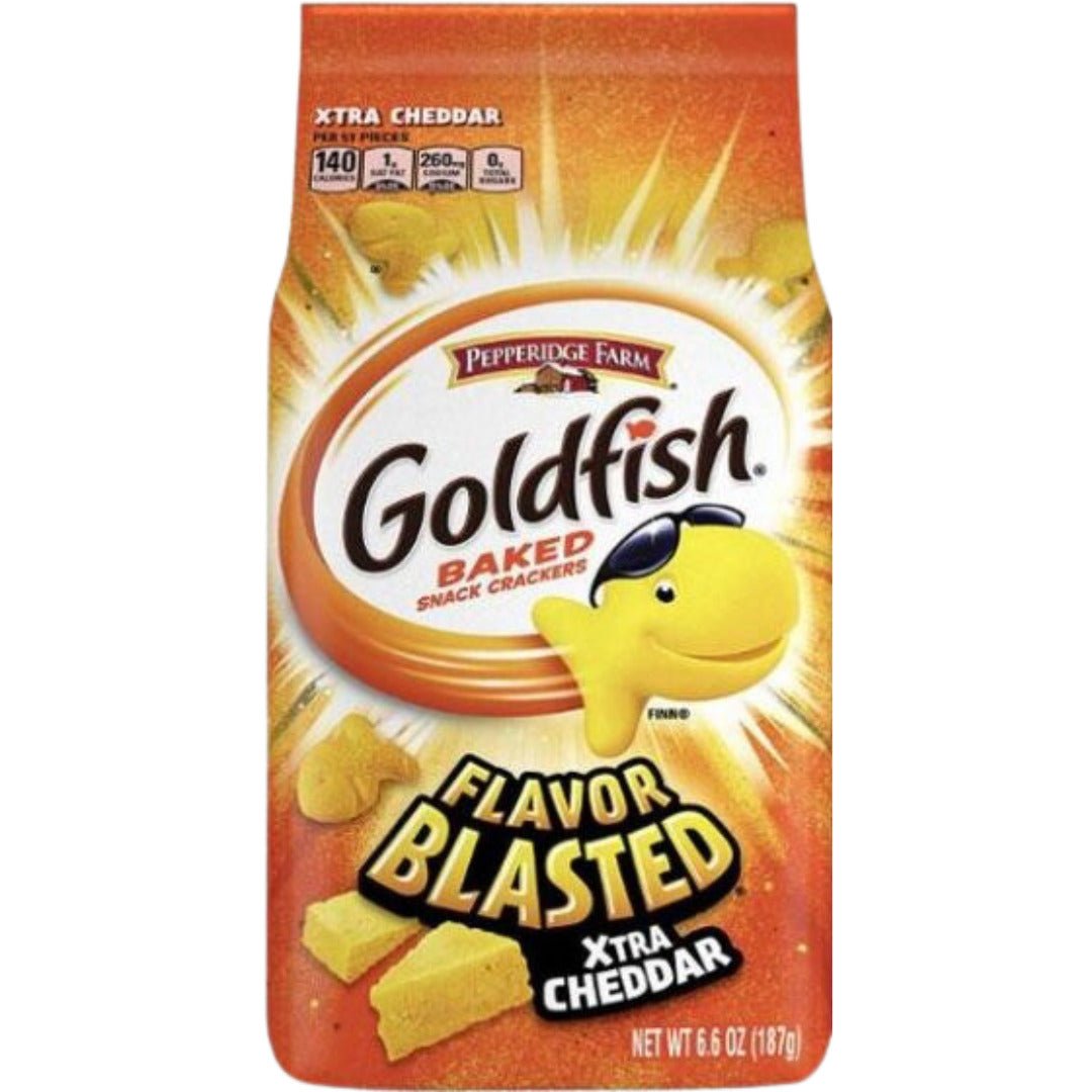 Front of a bag of Pepperidge Farm Goldfish Crackers Xtra Cheddar Flavour (180g) featuring the iconic logo, flavour details, and vibrant packaging design.