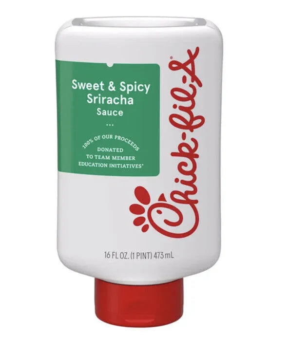 Front of Chick-Fil-A Sweet & Spicy Sriracha bottle featuring bold green label, logo, and red cap (473ml)
