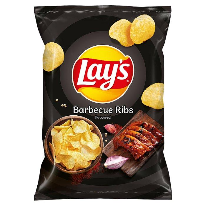 Front of Lay's Barbecue Ribs bag featuring logo, barbecue ribs flavour illustration, and a bowl of chips (130g pack)