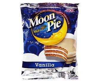 Front of Moon Pie Vanilla Double Decker pack showing the brand logo, vanilla flavour, and marshmallow filling with graham cookies (78g pack)