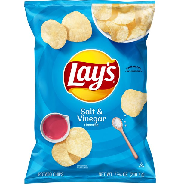 Front of Lay's Salt & Vinegar bag showing the brand logo, salt and vinegar flavour, and crispy potato chips (184.2g pack)