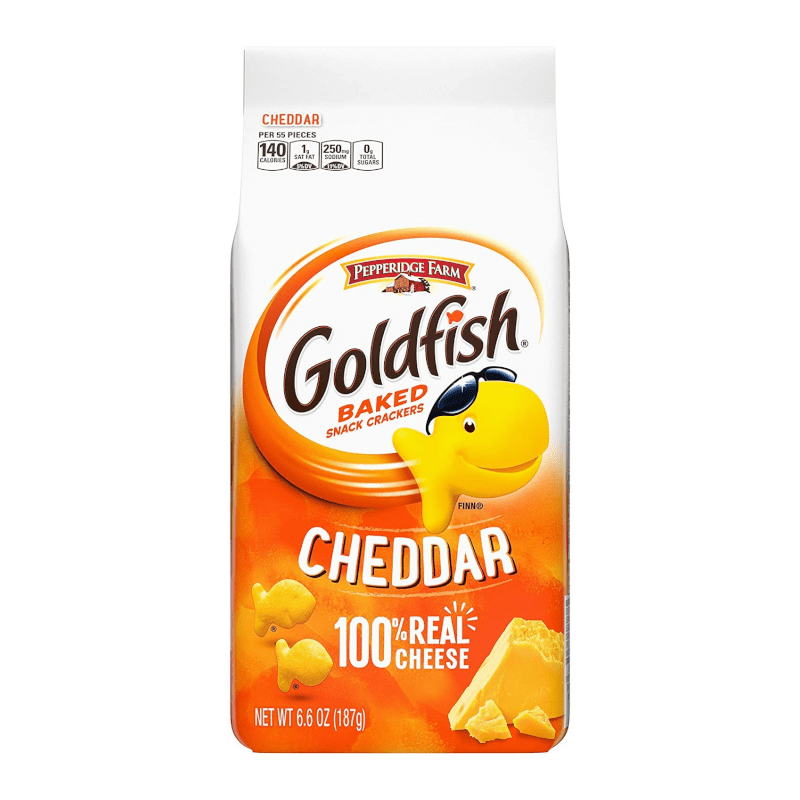 Front of Pepperidge Farm Goldfish Crackers Cheddar Flavour bag showing logo, Cheddar flavour label, and goldfish-shaped crackers (187g pack)