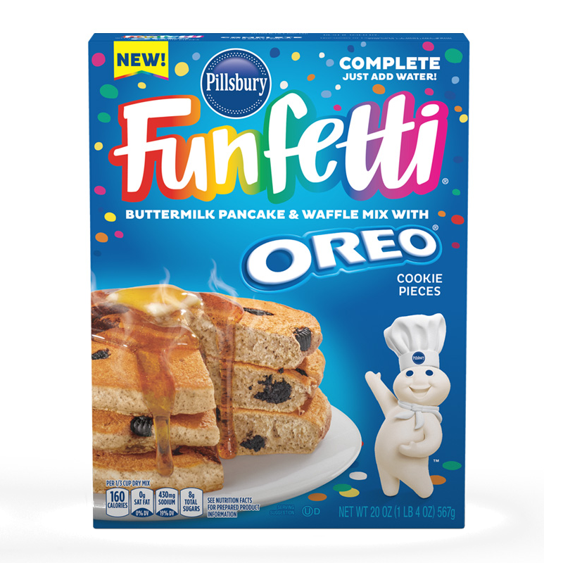 Front of Pillsbury Funfetti Oreo Pancake & Waffle Mix bag showing vibrant logo, Oreo cookie pieces, and images of pancakes with syrup (567g pack)