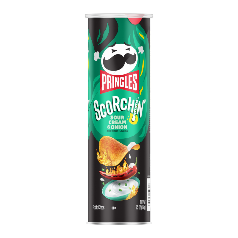 Front of Pringles Scorchin Sour Cream & Onion can featuring green and black packaging, logo, and potato crisps illustration (158g pack)