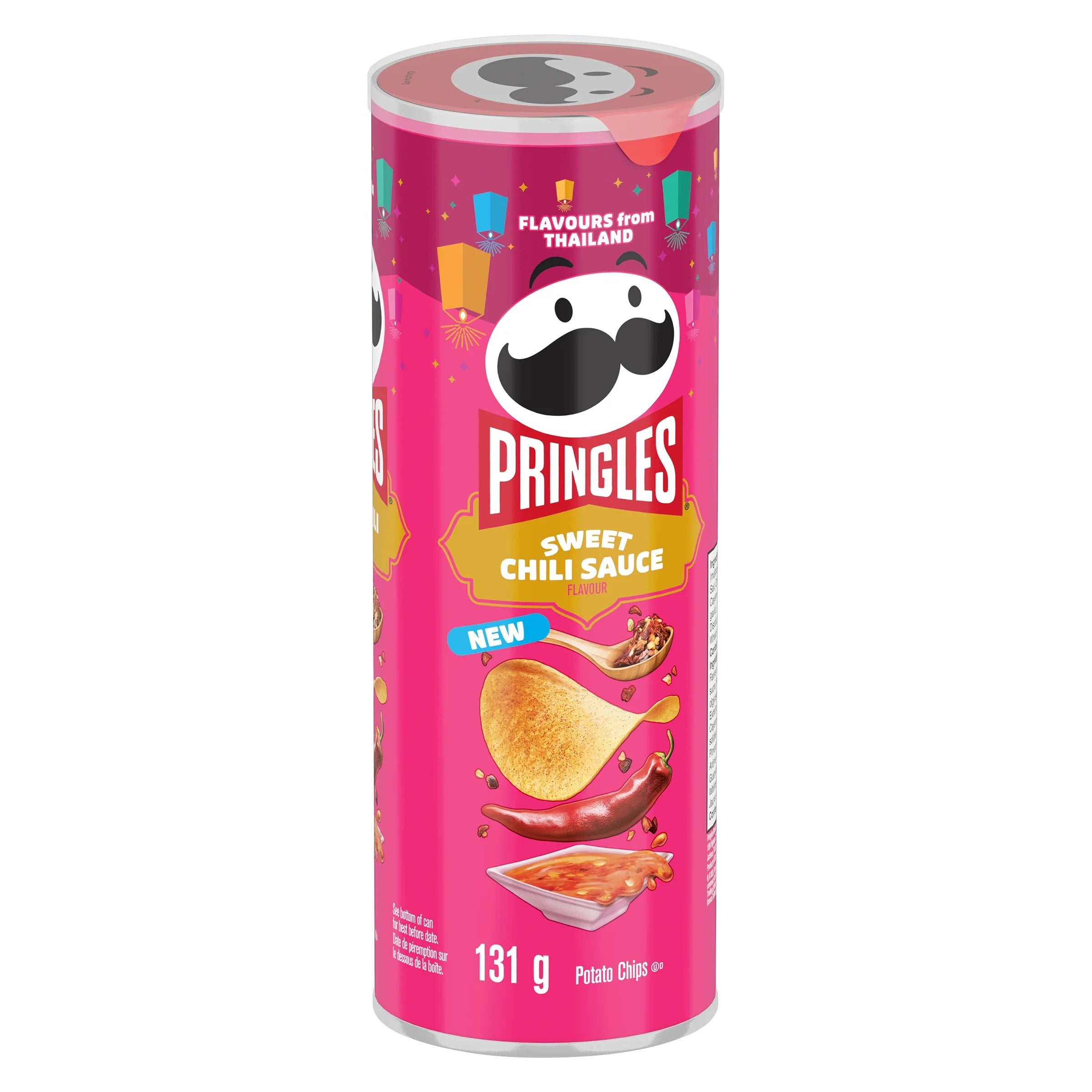 Front of a Pringles tube showing sweet chili sauce flavour, logo, and 131g pack size with images of chili and tasty chips.