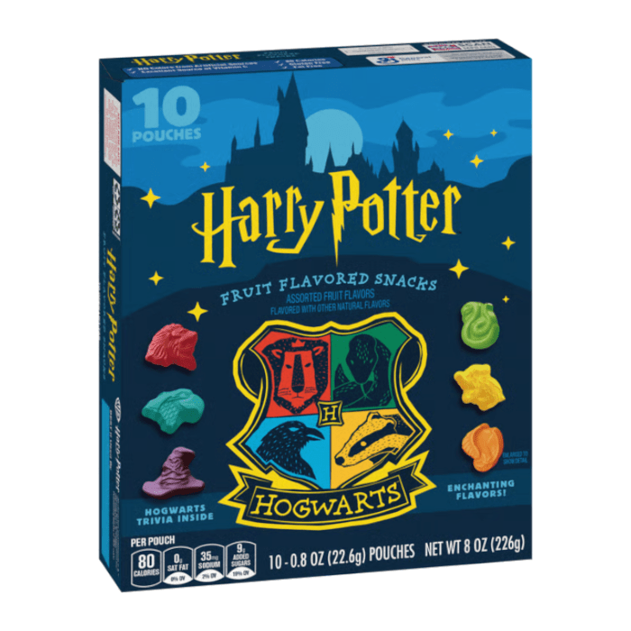 Front of Betty Crocker Fruit Snacks Harry Potter box displaying logo, assorted fruit flavours, and magical shapes (226g pack)