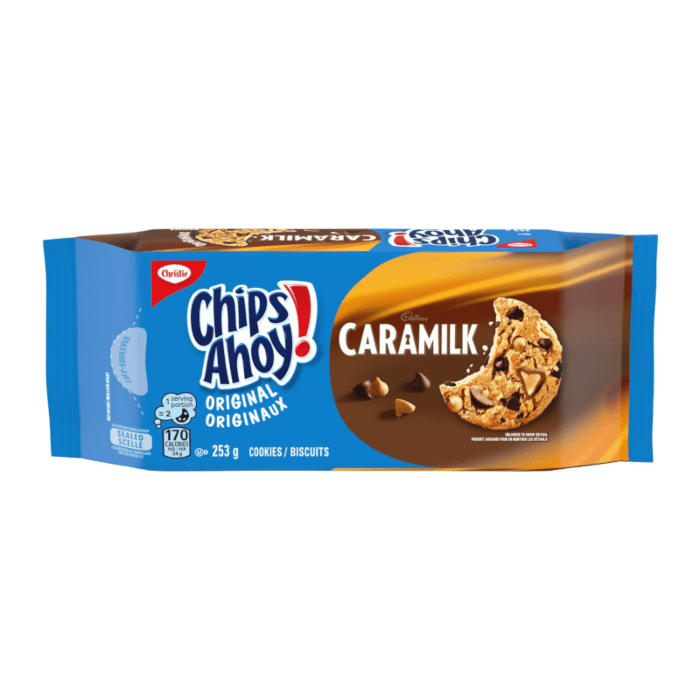 Front of Chips Ahoy Caramilk packet showing blue and brown packaging with logo and a cookie with Caramilk pieces (253g)