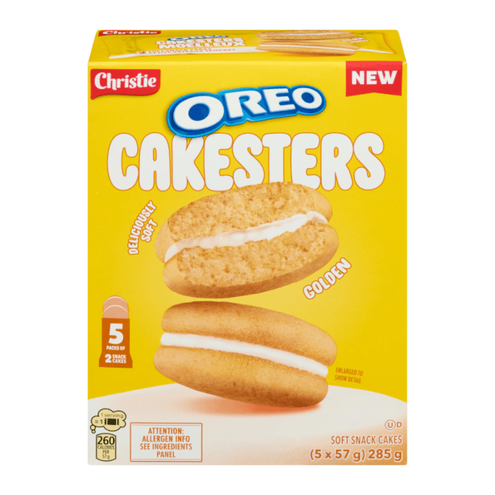 Front of Oreo Golden Cakesters box showing the logo, golden cakes, creamy filling, and 5 pack size (285g)