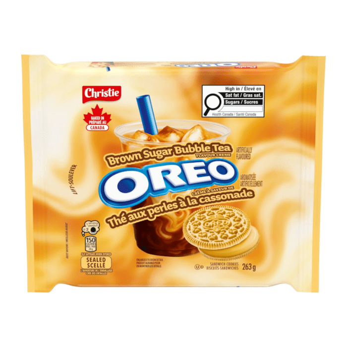 Front of Oreo Brown Sugar Bubble Tea Sandwich Cookies pack showing brand logo, brown sugar bubble tea flavour, and cookie images (263g)