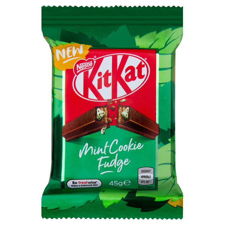 Front of Kit Kat Mint Cookie Fudge pack showing the logo, mint flavour label, and chocolate bar design (45g pack)